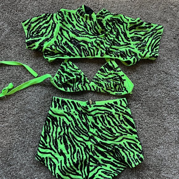 Toko Fox - Neon Green Animal Print Festival Outfit - Picture 5 of 7